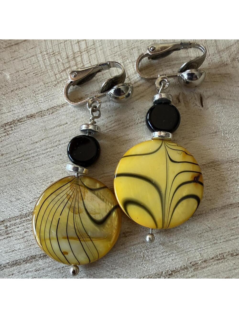 Vintage yellow lucite disc drop earrings black bead retro mod statement clip on